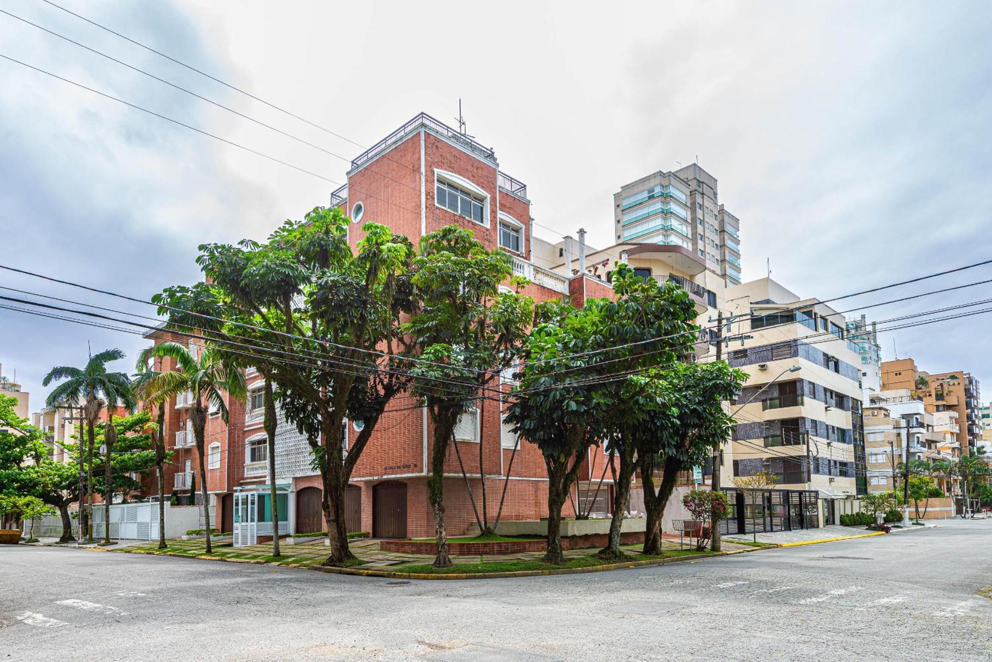 Ape Industrial Acolhedor No Guaruja - 350 M Da Praia Da Enseada Екстериор снимка